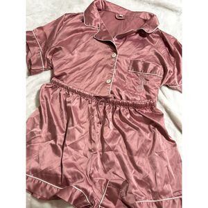 Pink Satin Pajama Set Embroidered F Pocket L Sleepwear Glinda‎
